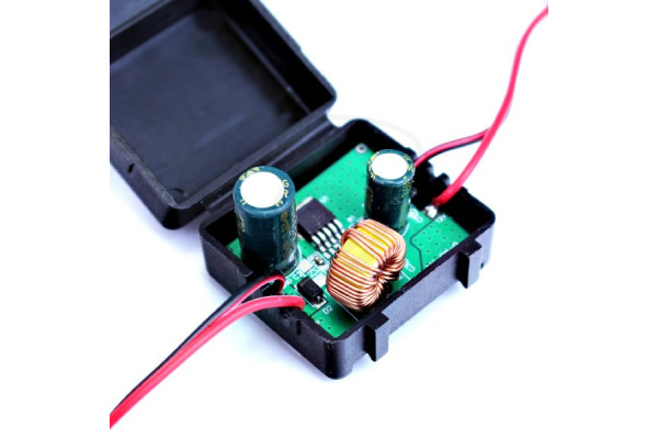 Pretvarač napona za auto 9-36V na 12V, 2A