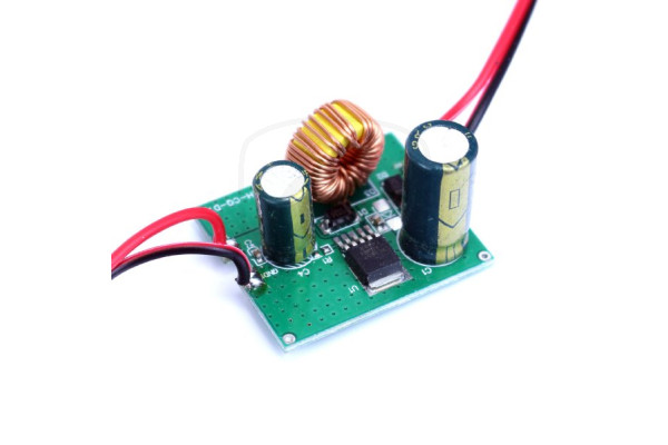 Pretvarač napona za auto 9-36V na 12V, 2A