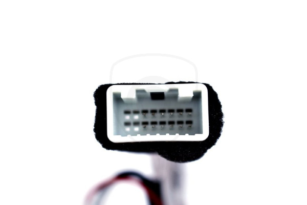 Adapter za povezivanje kamere za vožnju unatrag na monitor Toyota i Subaru