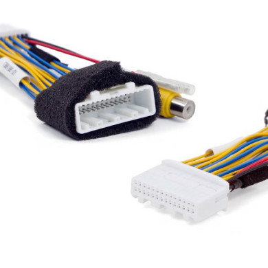 Adapter za povezivanje kamere za vožnju unatrag na monitor Mazda
