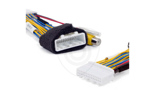 Kabelski adapter za povezivanje kamere za vožnju unatrag na monitor Mazda