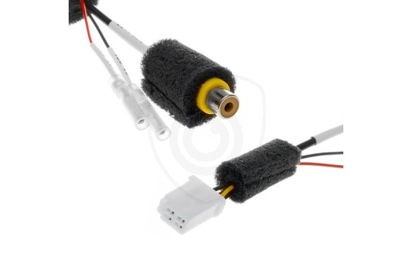 Adapter za povezivanje kamere za vožnju unatrag s monitorom Mazda 2006 - 2014