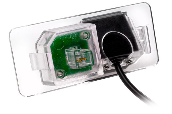 Rikverc kamera za BMW 1 (E82, E88), BMW 2 (F22, F45, F23, F46), BMW 3 (E46, E90, E91, E92, E93, F30, F80, F31, F34), BMW 4, BMW 5 (E39, E60, E61, F10, F18, F11), BMW 7, X1 (E84, F48), X3 (F25), X4 (F26), X5 (F15, F85, E60), X6 (E71, E72, F16, F86), 2003